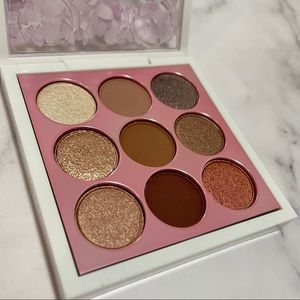 BRAND NEW MAC eye shadow palette